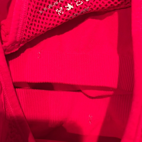 NWOT, Nux, Womens Athletic Tank, built-in shelf bra, textured side detail - Picture 7 of 7